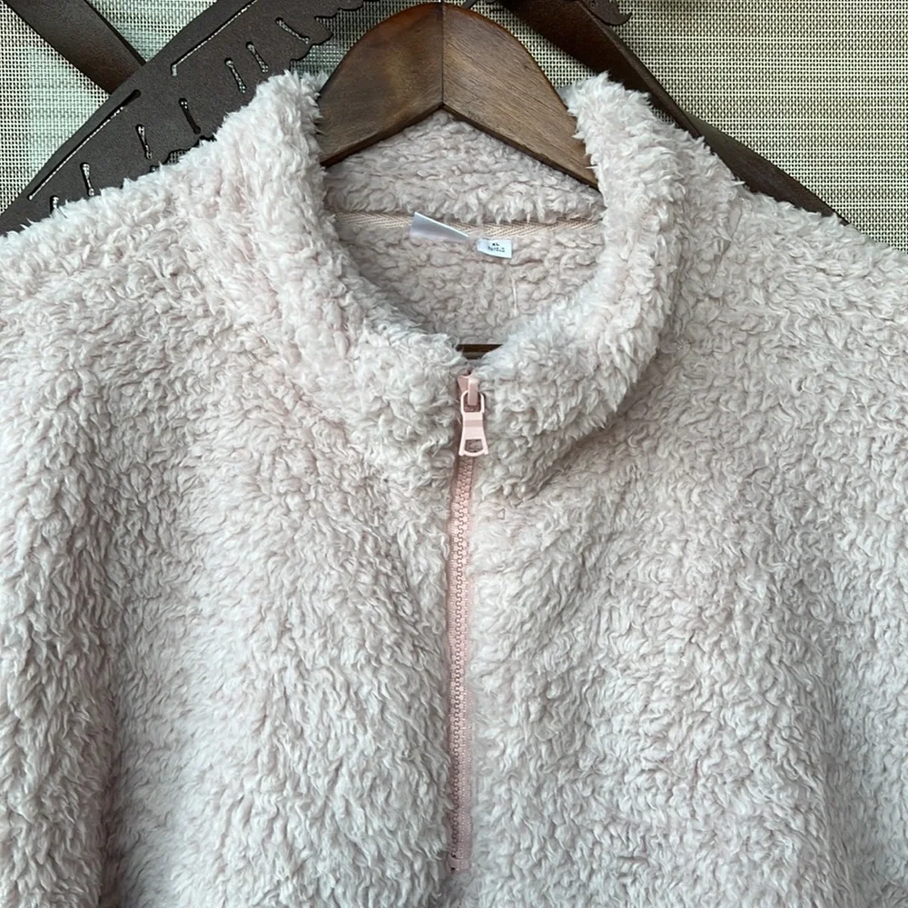 🧸 New Gap Super Soft Teddy Sherpa Sweatshirt 🧸 - Picture 2 of 10